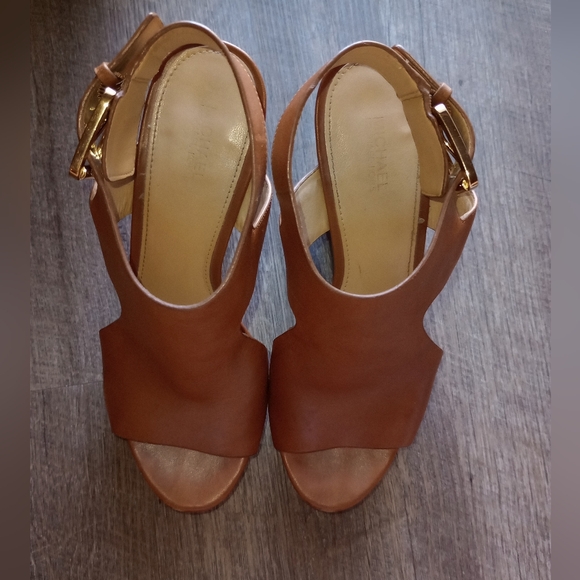 MICHAEL KORS WEDGES - Picture 12 of 13